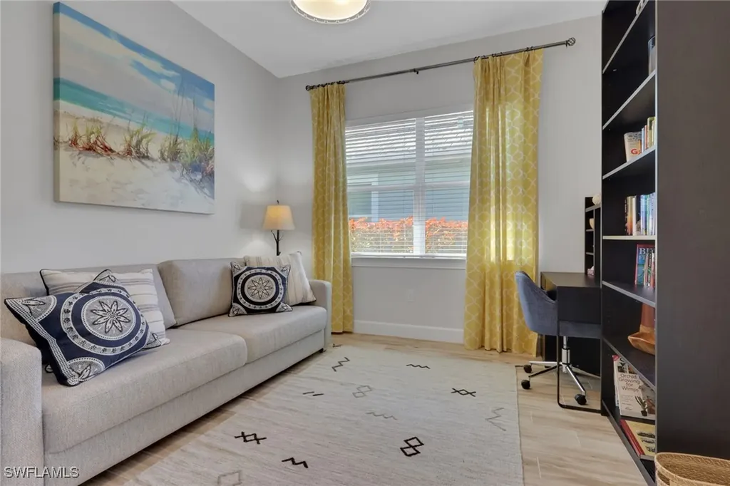 6394 Warwick Avenue Naples FL 34113