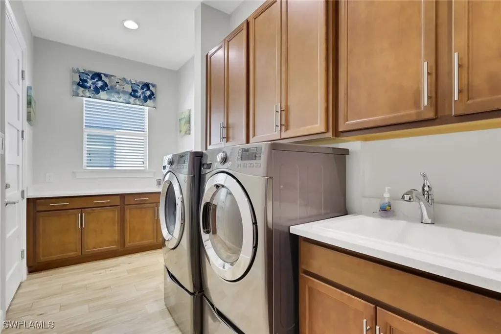 6394 Warwick Avenue Naples FL 34113