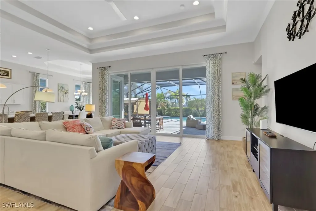 6394 Warwick Avenue Naples FL 34113