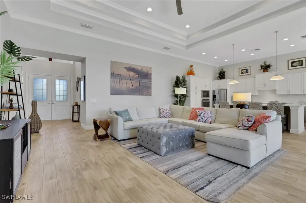 6394 Warwick Avenue Naples FL 34113