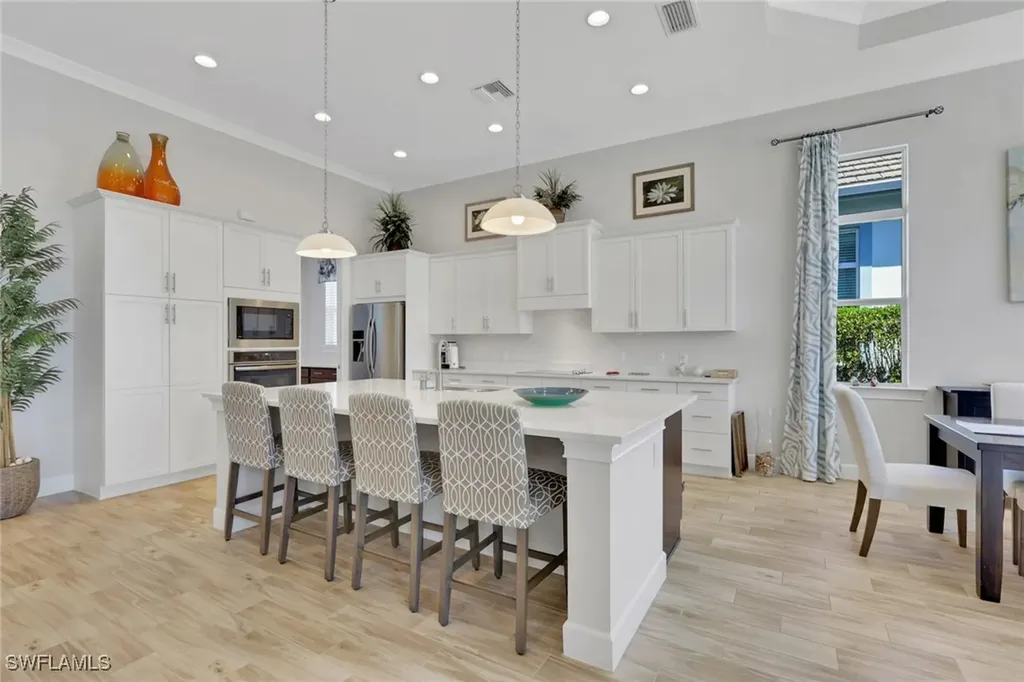 6394 Warwick Avenue Naples FL 34113