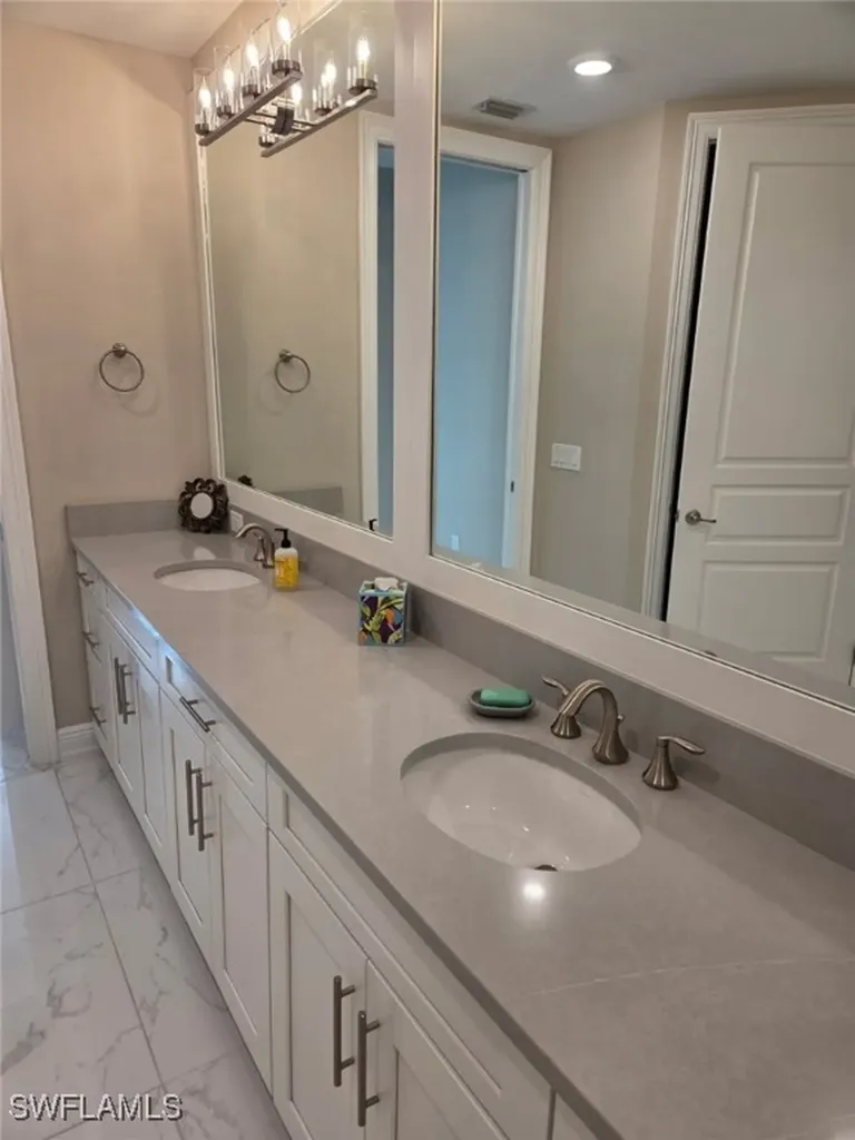 16370 Viansa Way Naples FL 34110