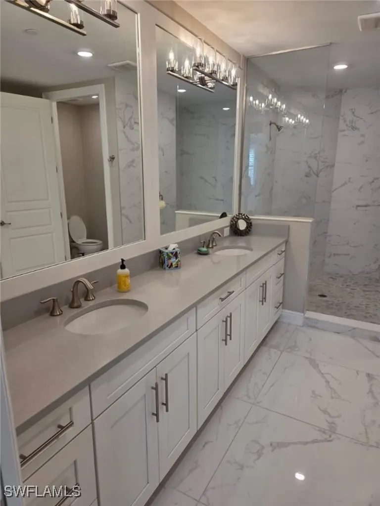 16370 Viansa Way Naples FL 34110