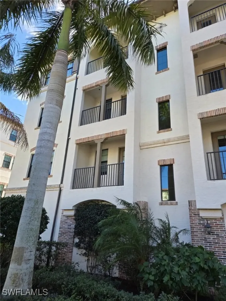 16370 Viansa Way Naples FL 34110