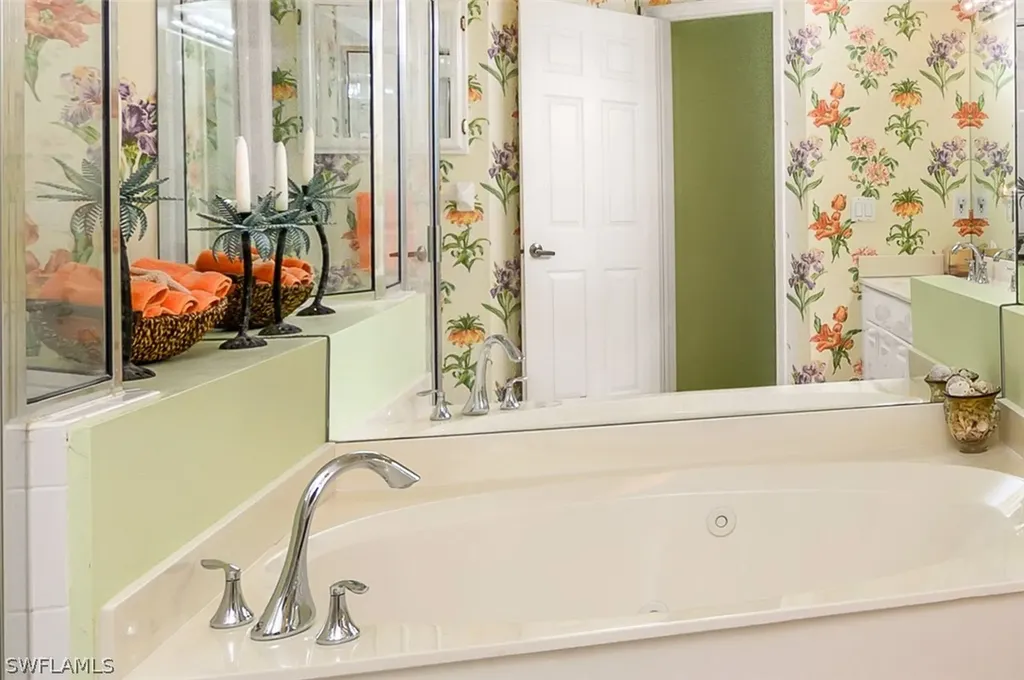 1000 L Ambiance Circle Naples FL 34108