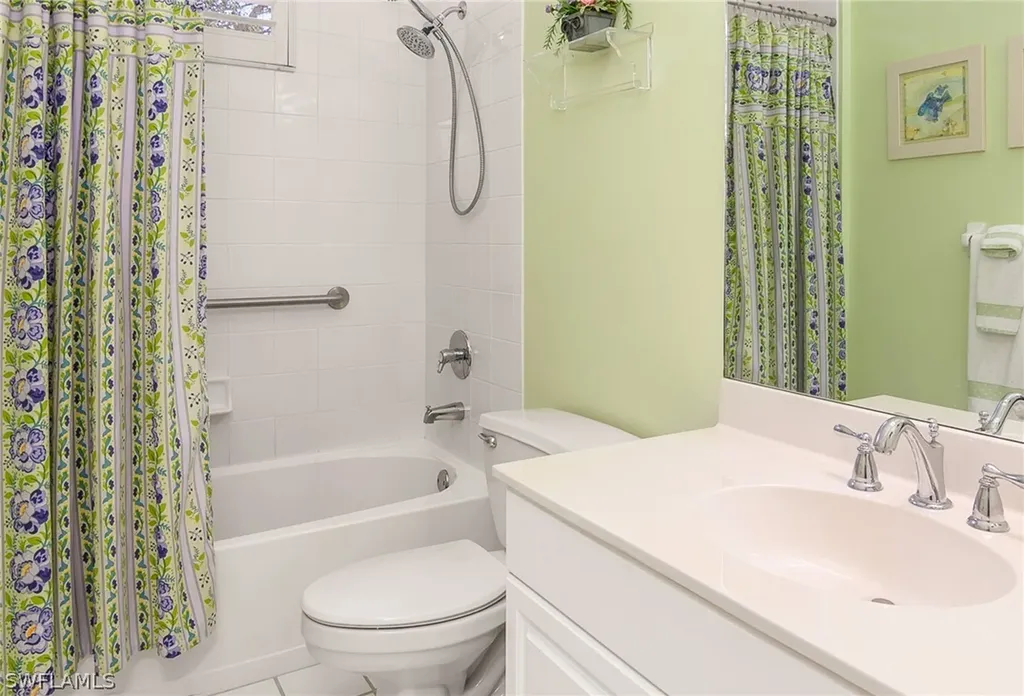 1000 L Ambiance Circle Naples FL 34108