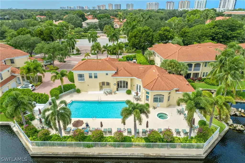 1000 L Ambiance Circle Naples FL 34108