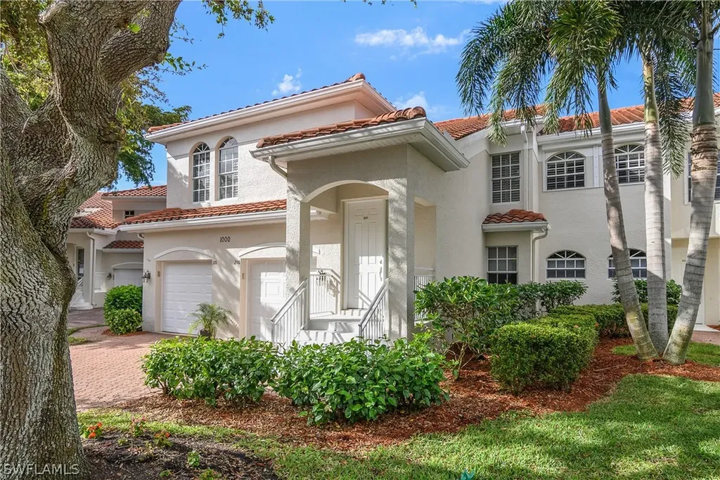 1000 L Ambiance Circle Naples FL 34108