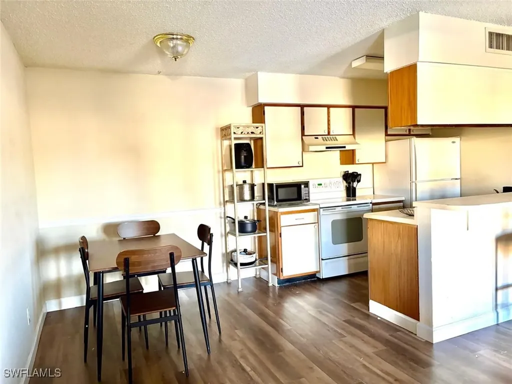 5315 Summerlin Road Fort Myers FL 33919