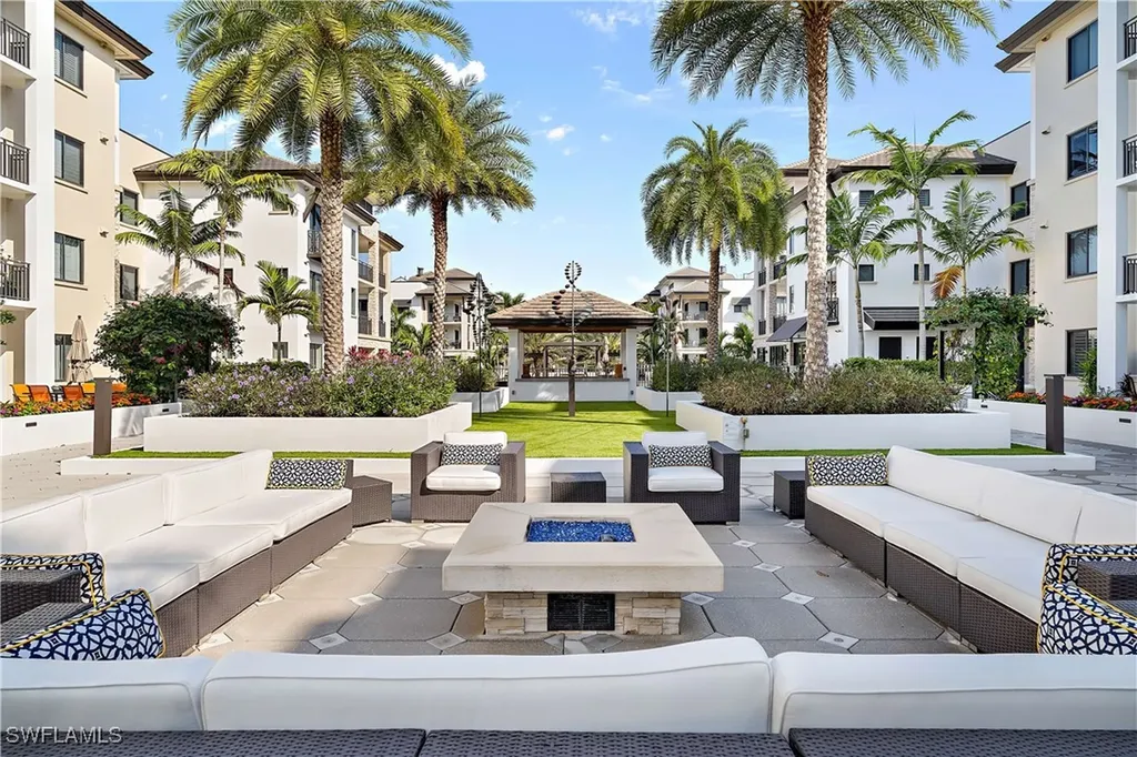 1030 3rd Avenue S Naples FL 34102