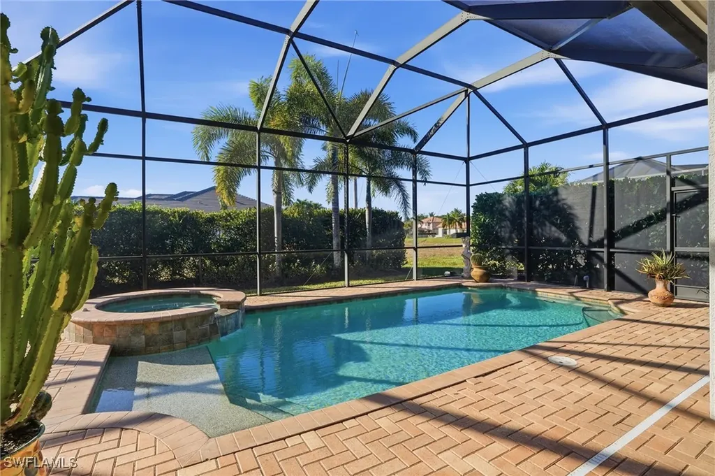430 Saddlebrook Lane Naples FL 34110