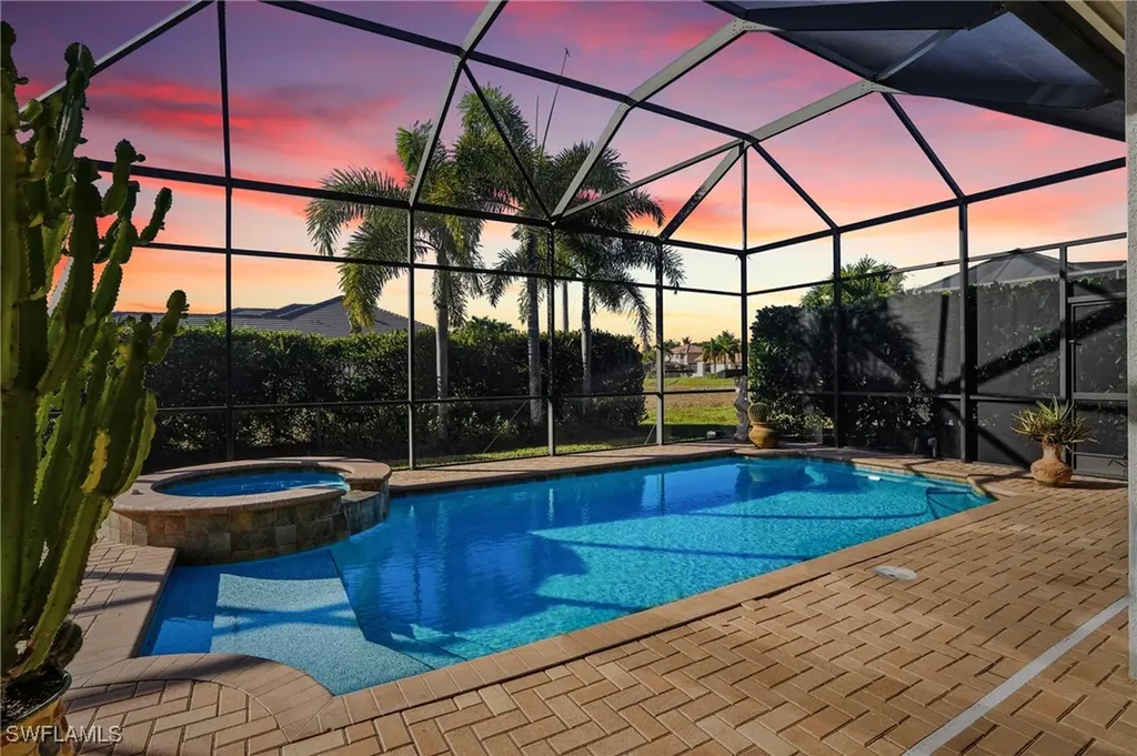 430 Saddlebrook Lane Naples FL 34110