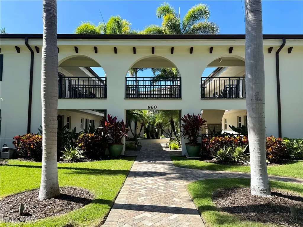 960 7th Street S Naples FL 34102