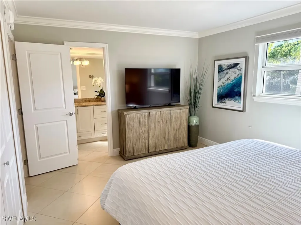 960 7th Street S Naples FL 34102
