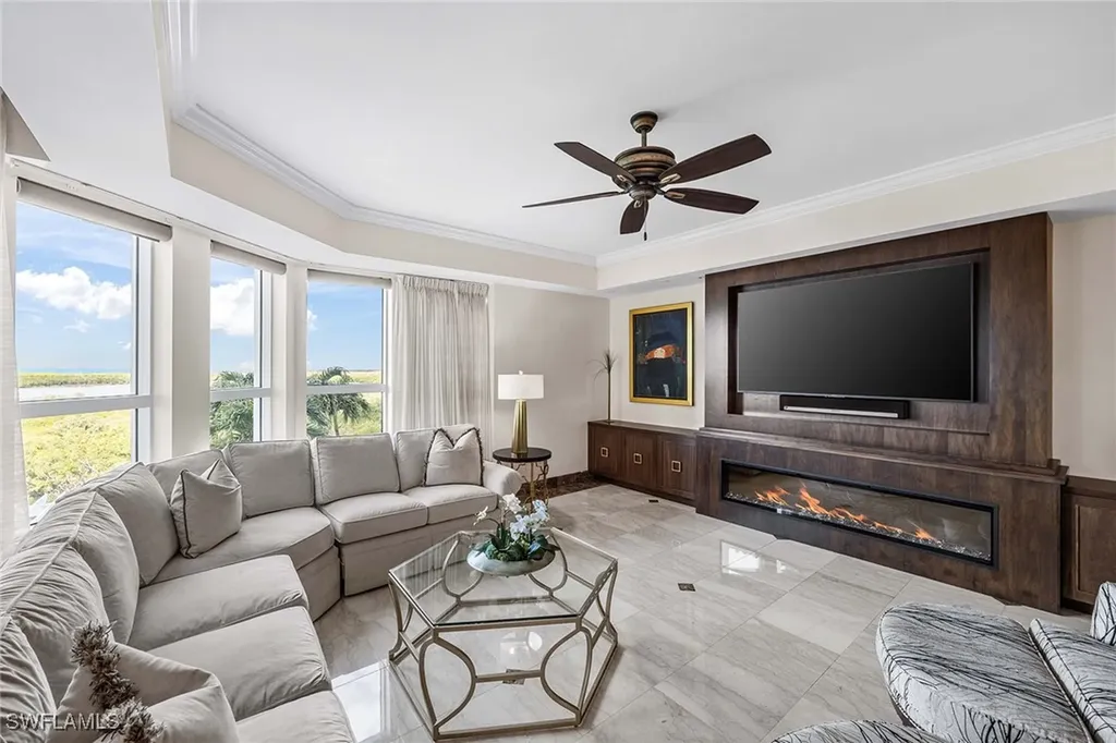 Naples FL, 285 Grande Way, Unit 501