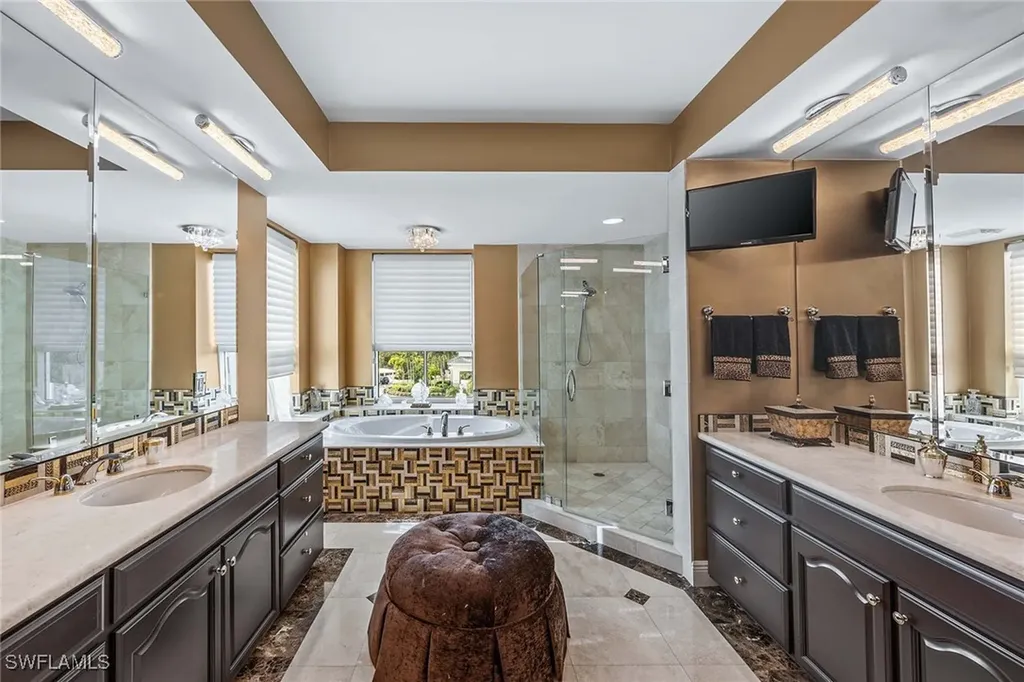 285 Grande Way Naples FL 34110