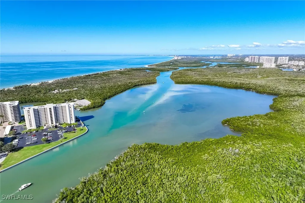 285 Grande Way Naples FL 34110