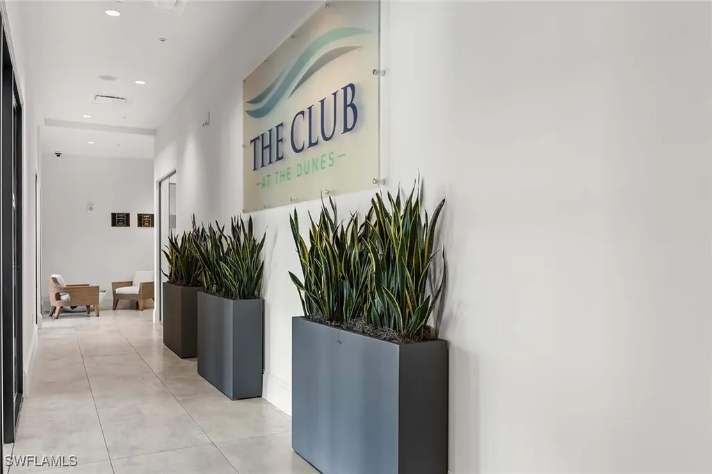 285 Grande Way Naples FL 34110