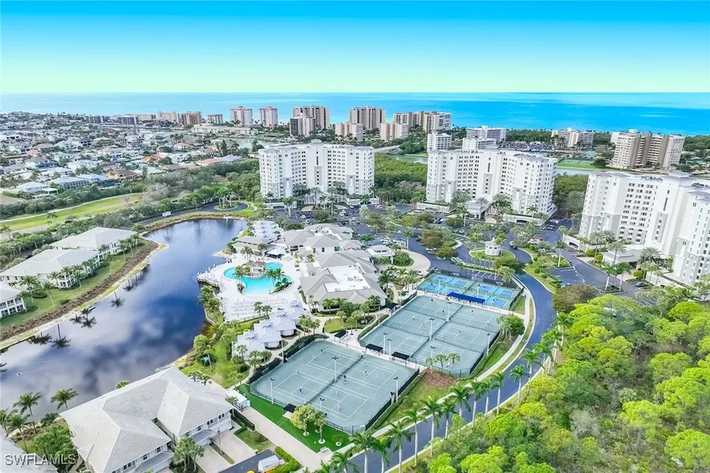 285 Grande Way Naples FL 34110