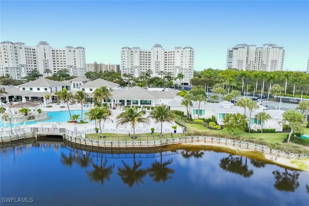 285 Grande Way Naples FL 34110