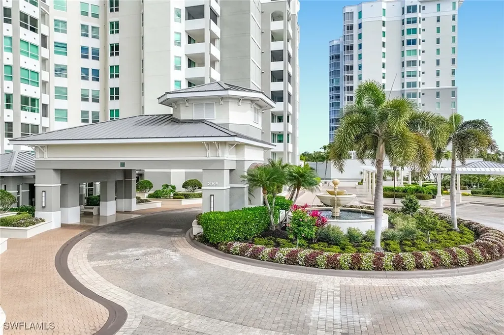 285 Grande Way Naples FL 34110