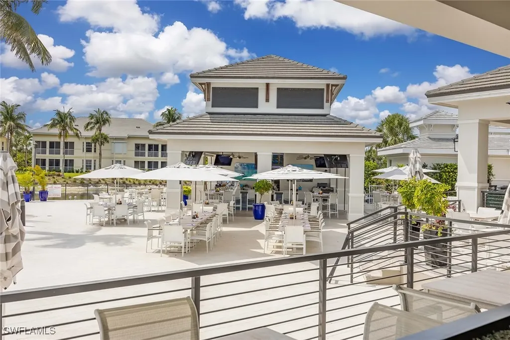 285 Grande Way Naples FL 34110