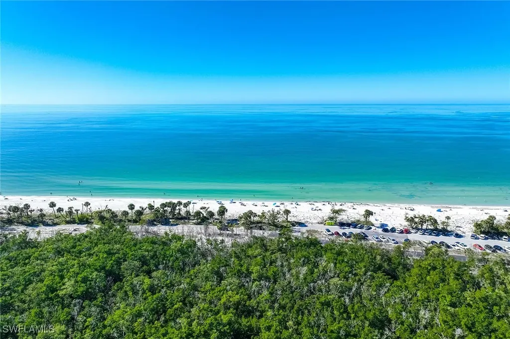 285 Grande Way Naples FL 34110