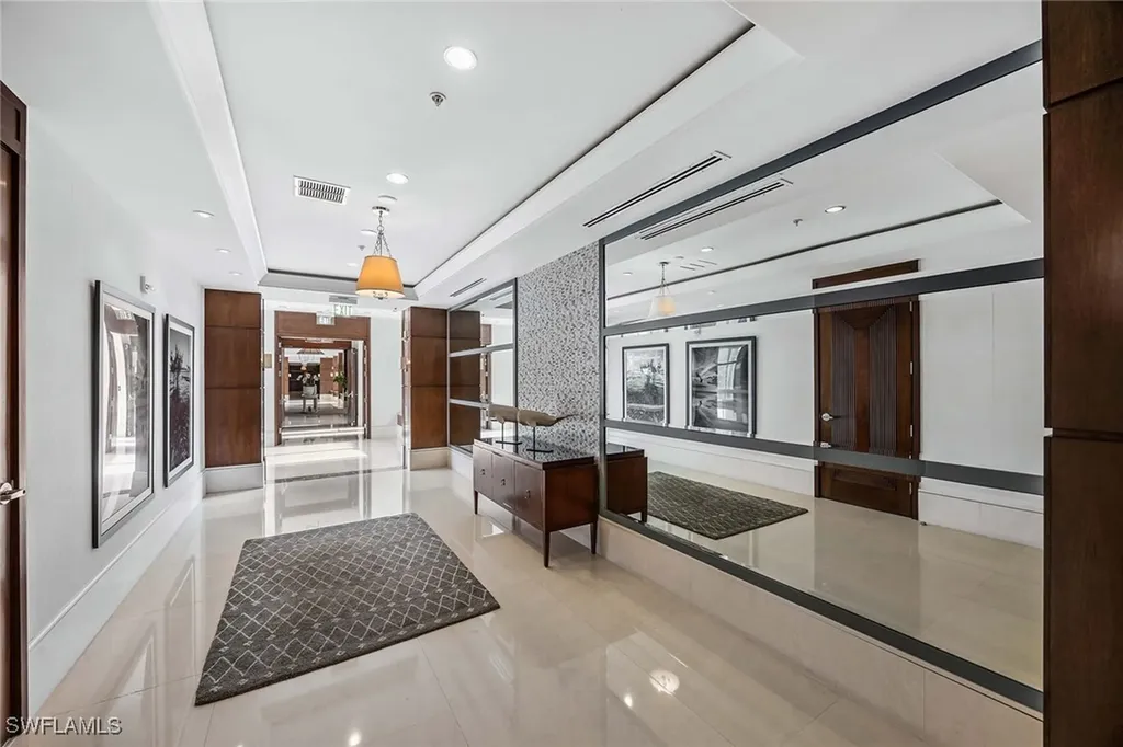 285 Grande Way Naples FL 34110