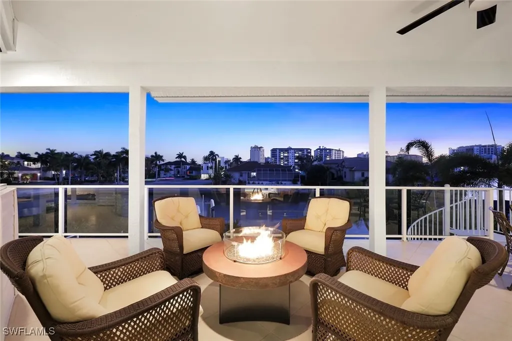 464 Oak Avenue Naples FL 34108