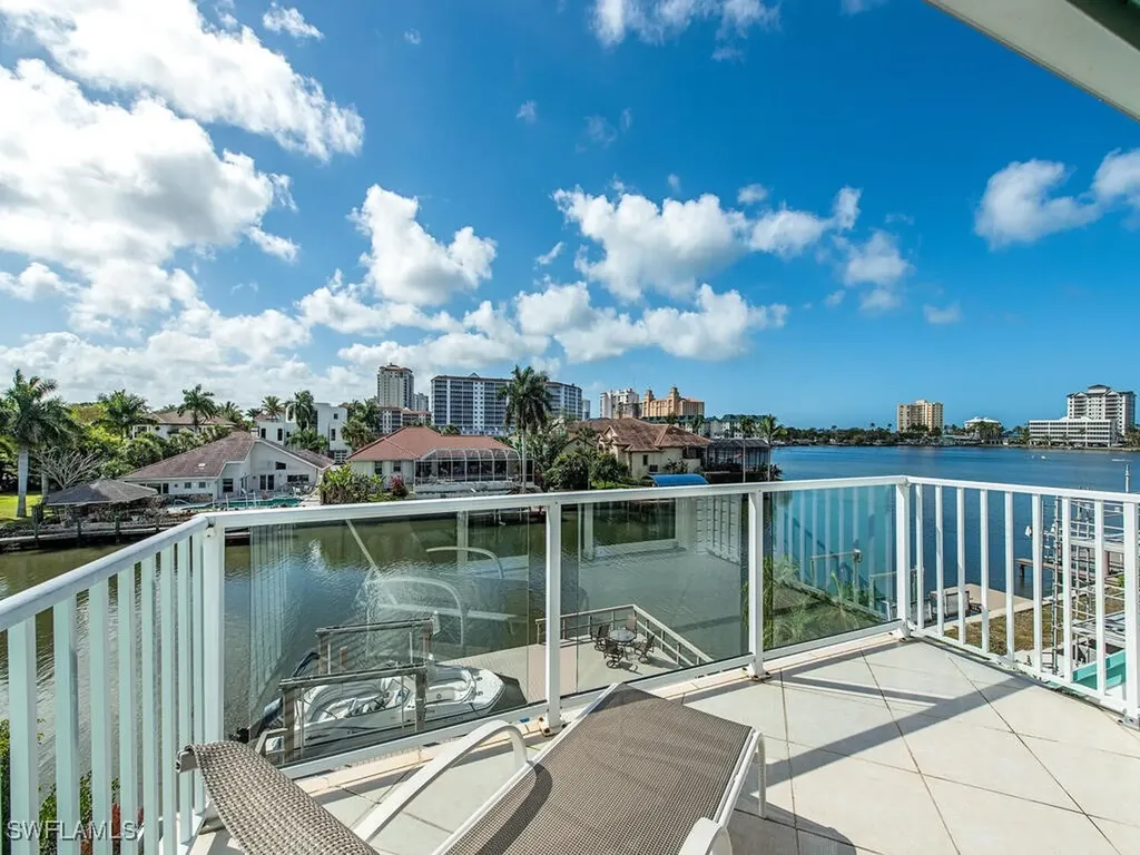 464 Oak Avenue Naples FL 34108