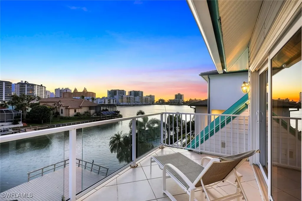 464 Oak Avenue Naples FL 34108