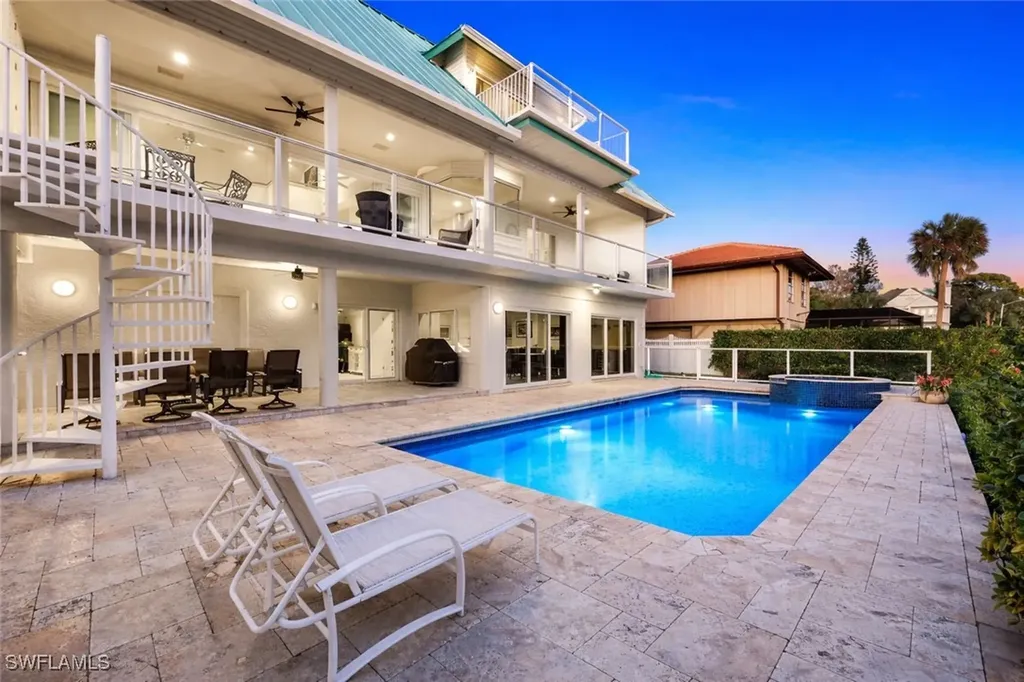 464 Oak Avenue Naples FL 34108