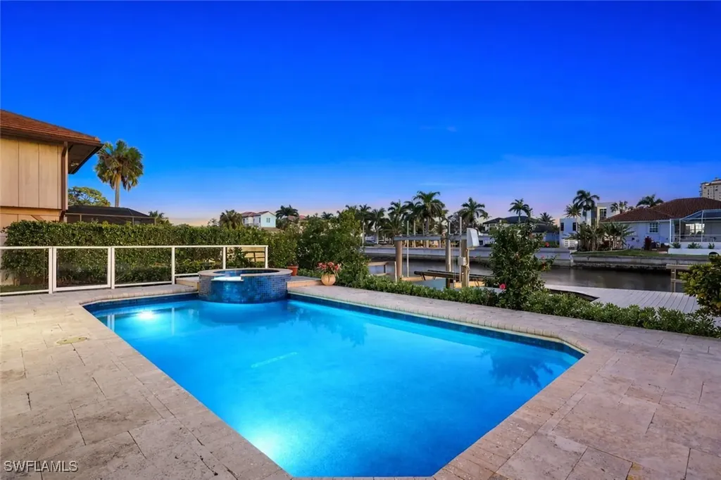 464 Oak Avenue Naples FL 34108