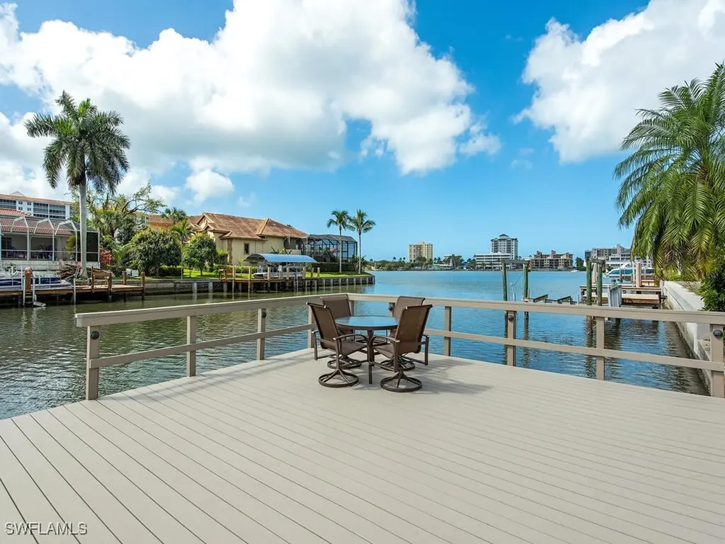 464 Oak Avenue Naples FL 34108