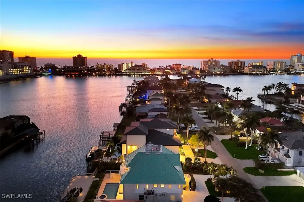 464 Oak Avenue Naples FL 34108