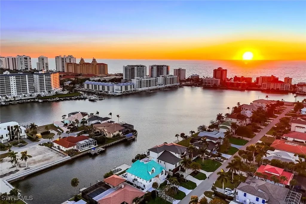 464 Oak Avenue Naples FL 34108