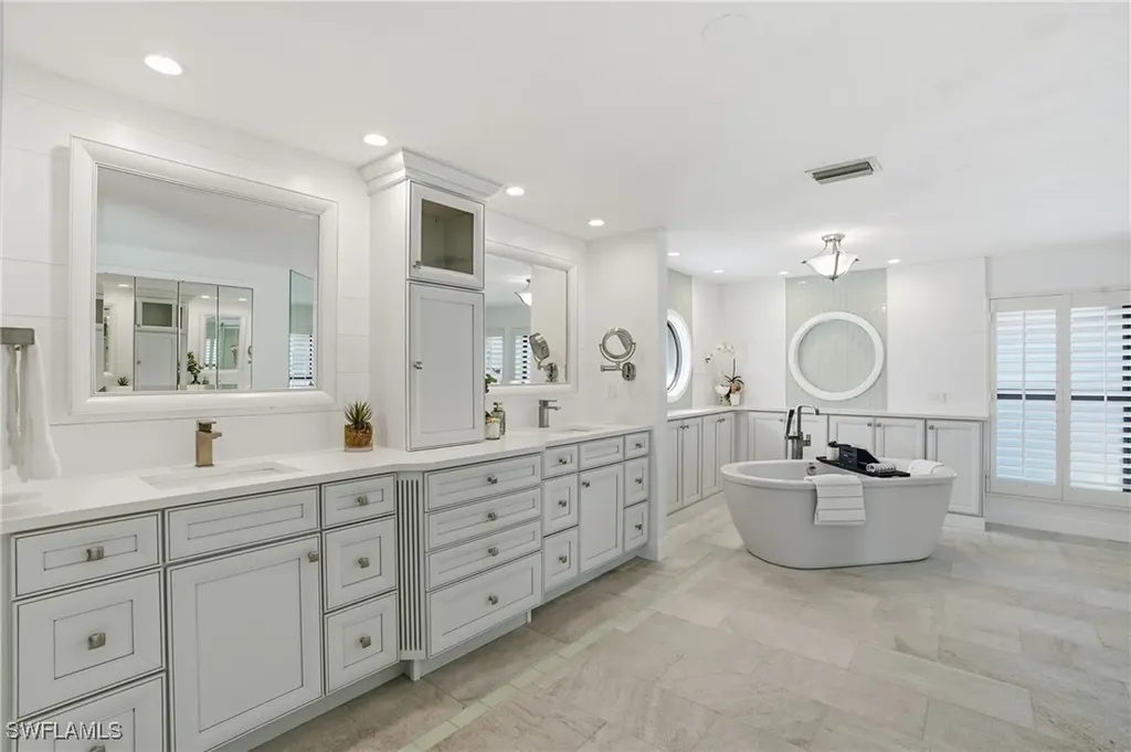 1911 SE 44th Street Cape Coral FL 33904