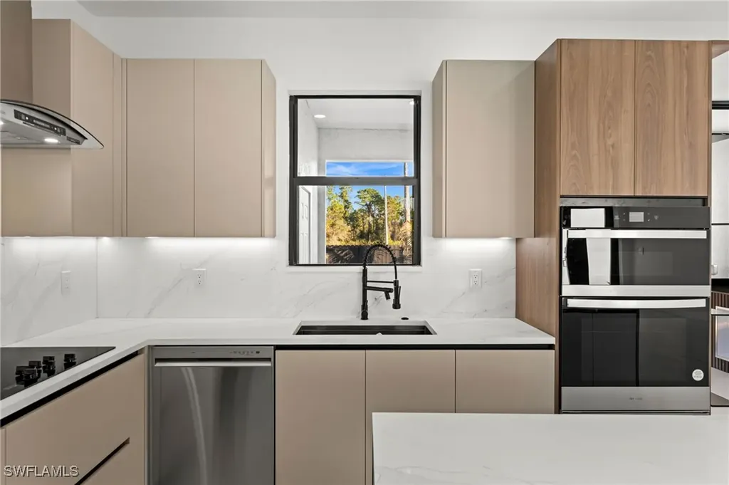 1621 NW 23rd Terrace Cape Coral FL 33993