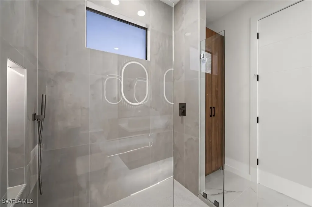 1621 NW 23rd Terrace Cape Coral FL 33993