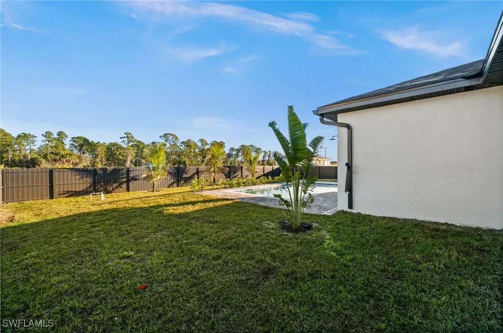 1621 NW 23rd Terrace Cape Coral FL 33993