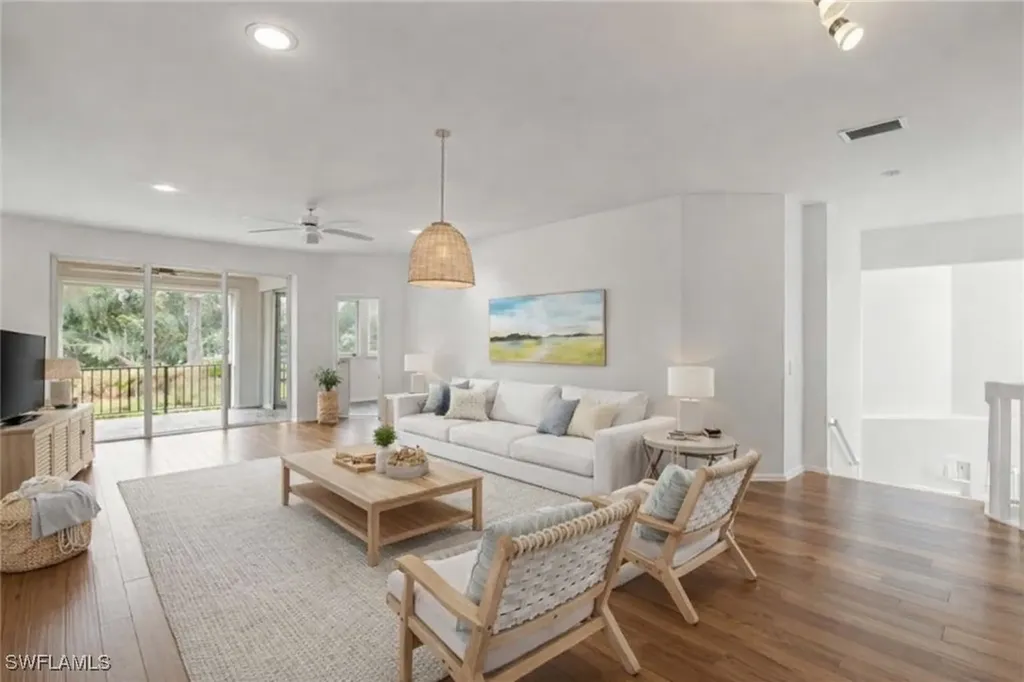 Bonita Springs FL, 25051 Banbridge Court, Unit 202