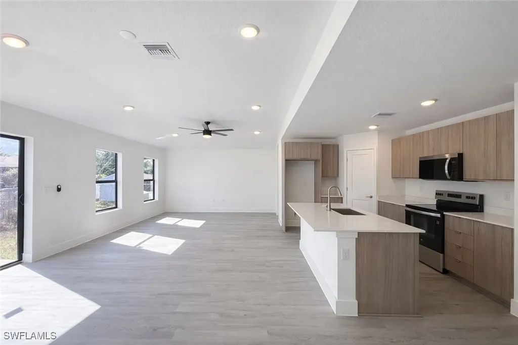 108 Indiana Place Lehigh Acres FL 33936