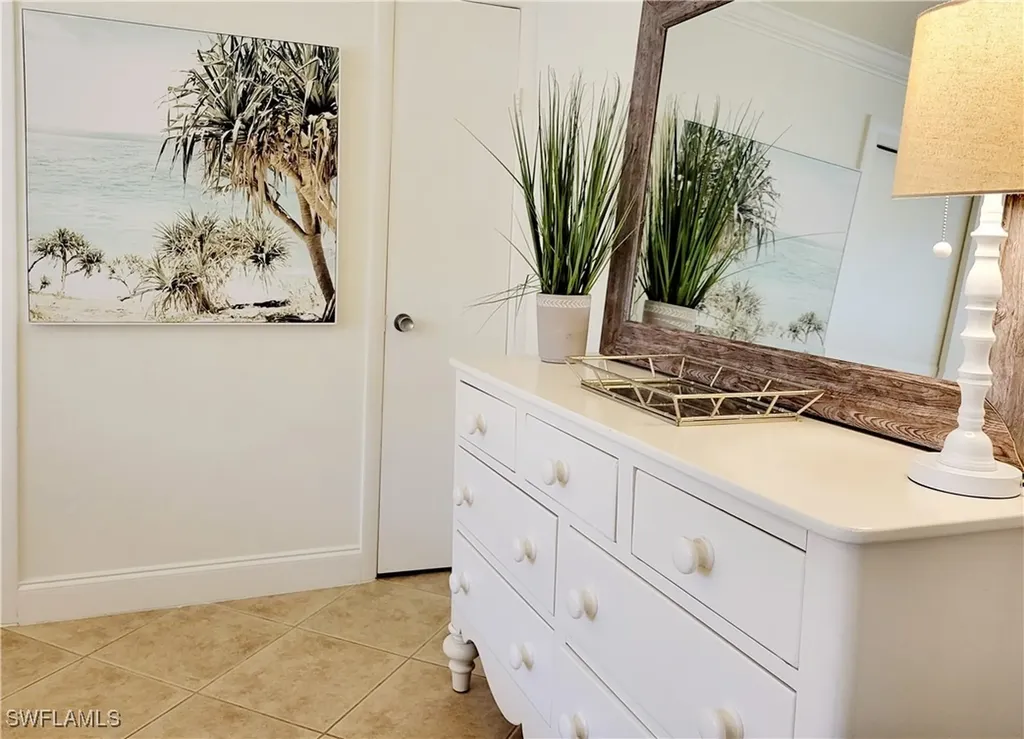 559-563 105th Avenue N Naples FL 34108