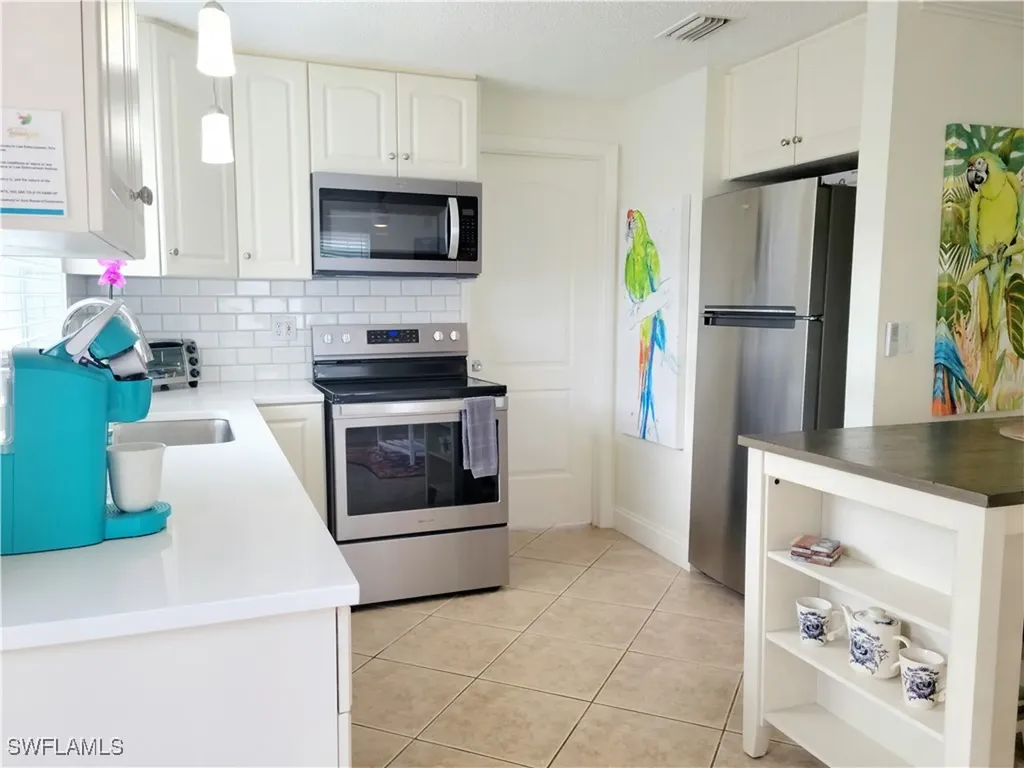 559 105th Avenue N Naples FL 34108
