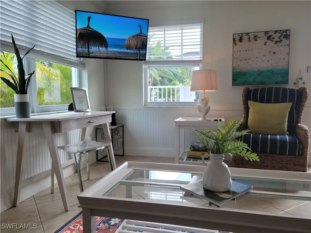 559-563 105th Avenue N Naples FL 34108