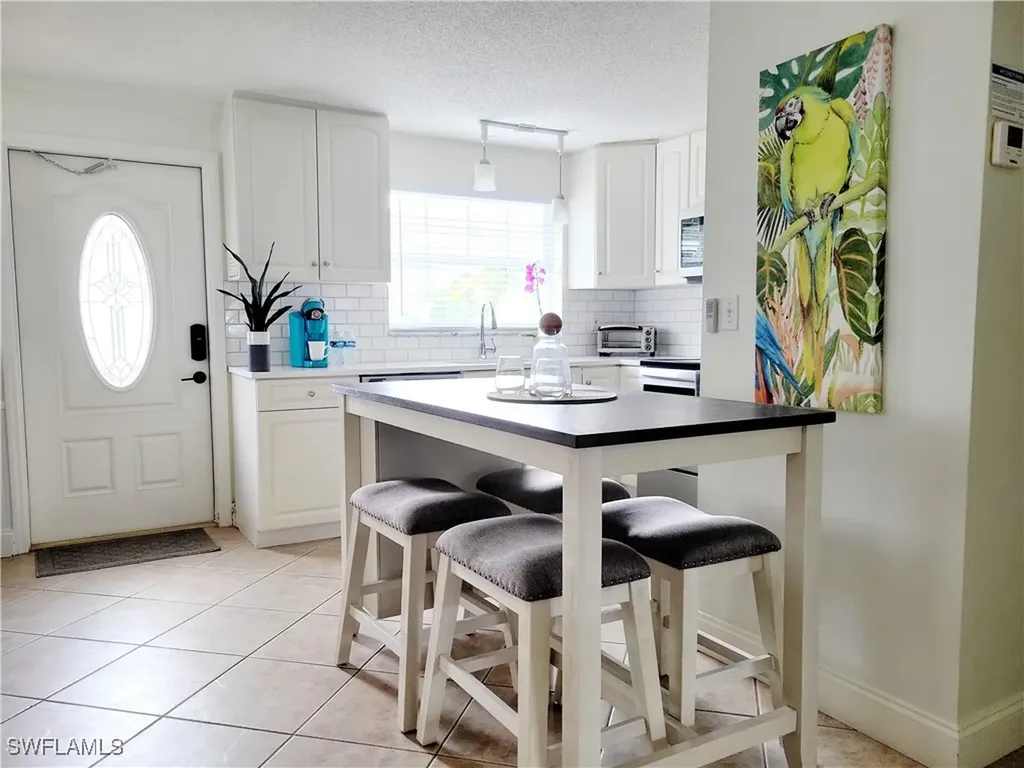 559-563 105th Avenue N Naples FL 34108