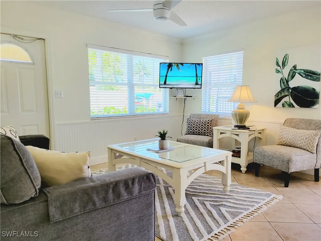 559 105th Avenue N Naples FL 34108