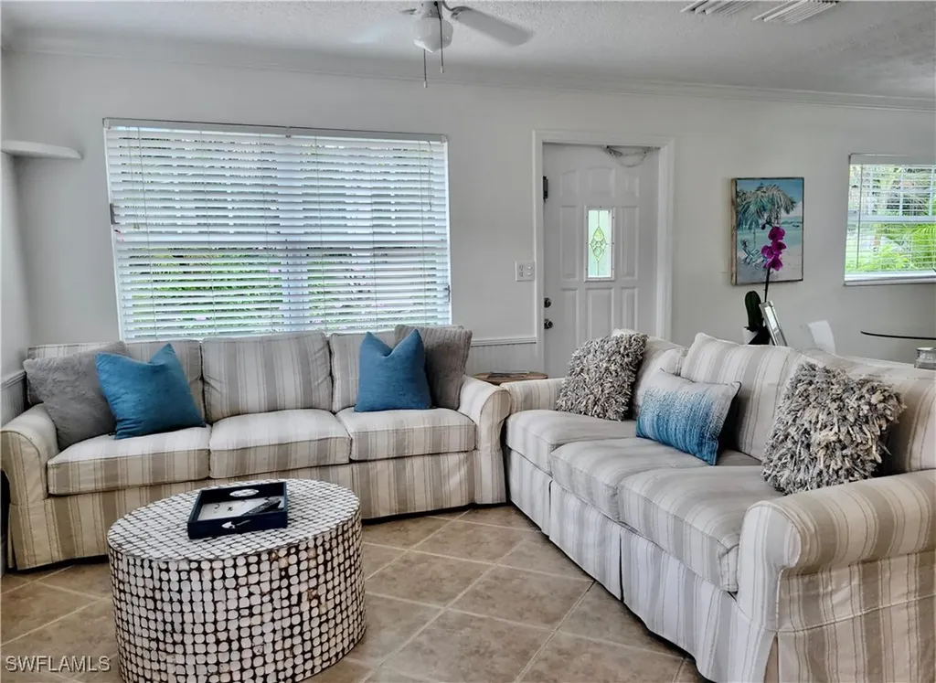 559 105th Avenue N Naples FL 34108