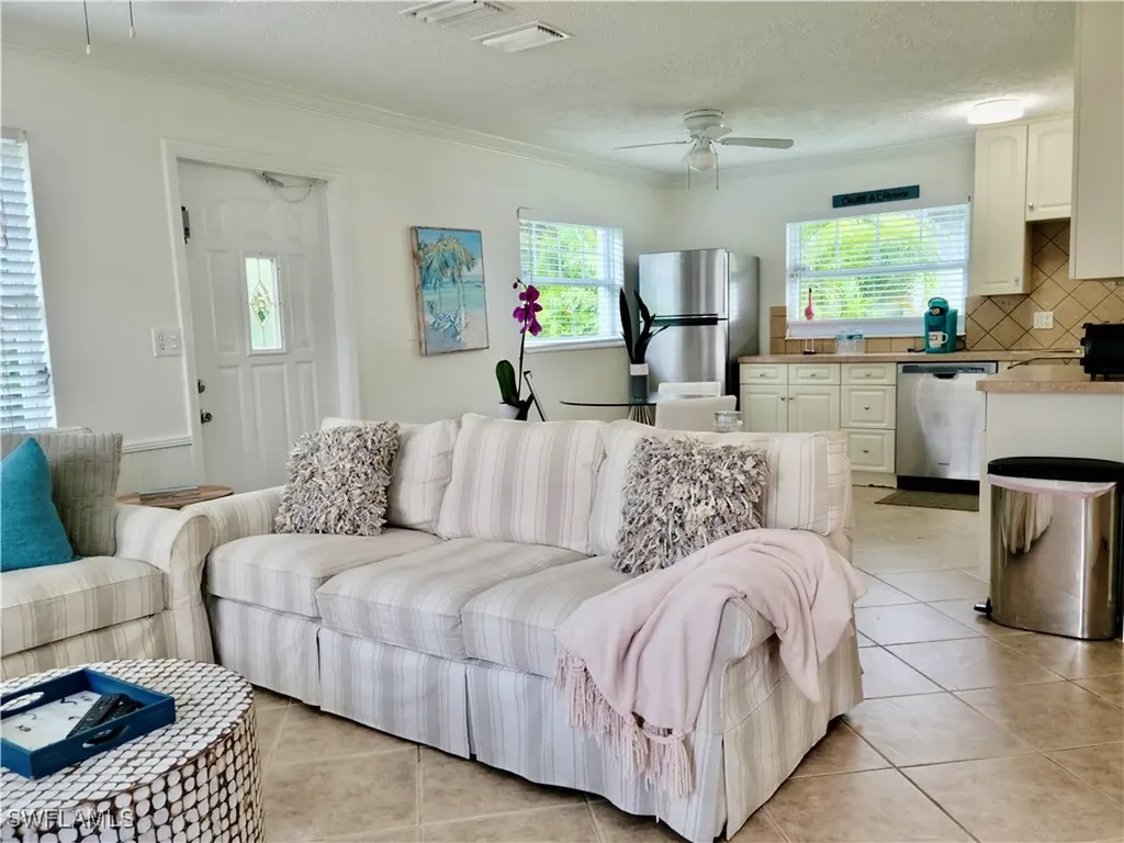 559-563 105th Avenue N Naples FL 34108