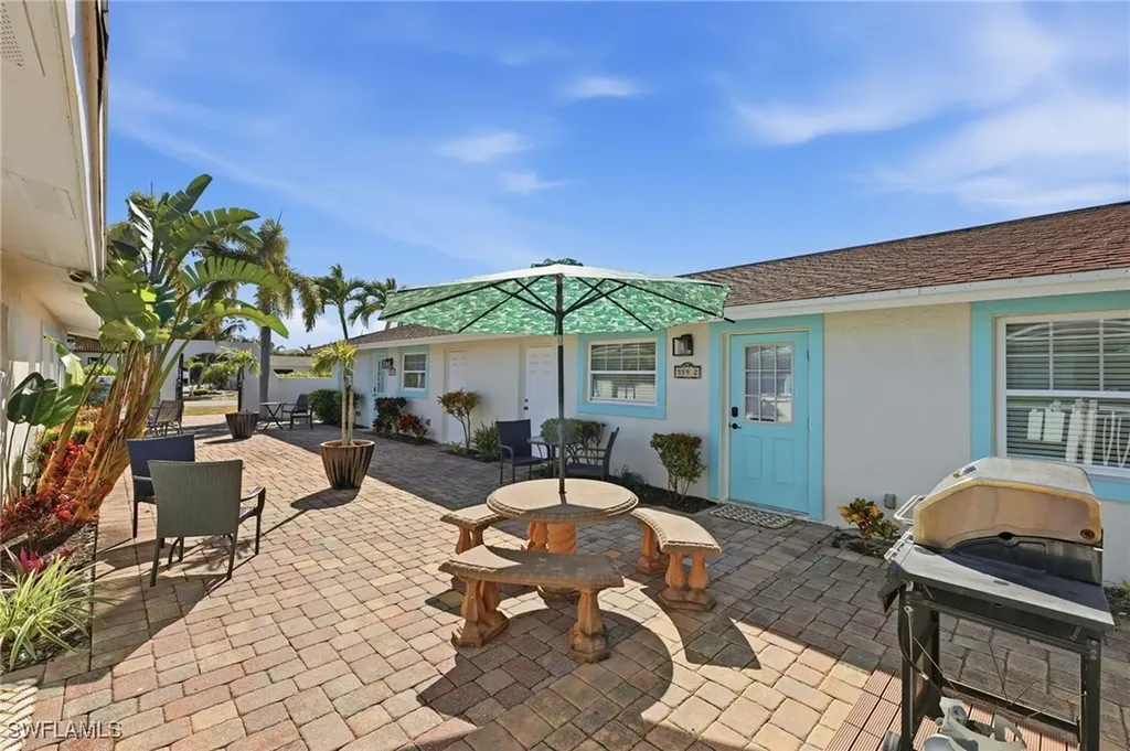 559 105th Avenue N Naples FL 34108